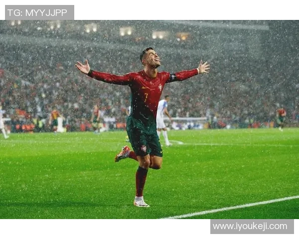 足球明星C罗经典姿势图片展现其无与伦比的运动魅力与风采